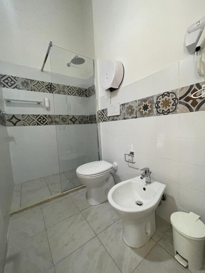 Cagliari Central Rooms With Port View Exterior foto