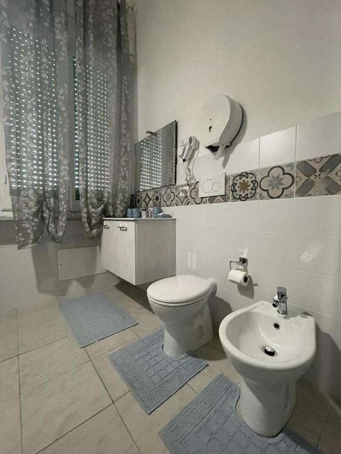 Cagliari Central Rooms With Port View Exterior foto