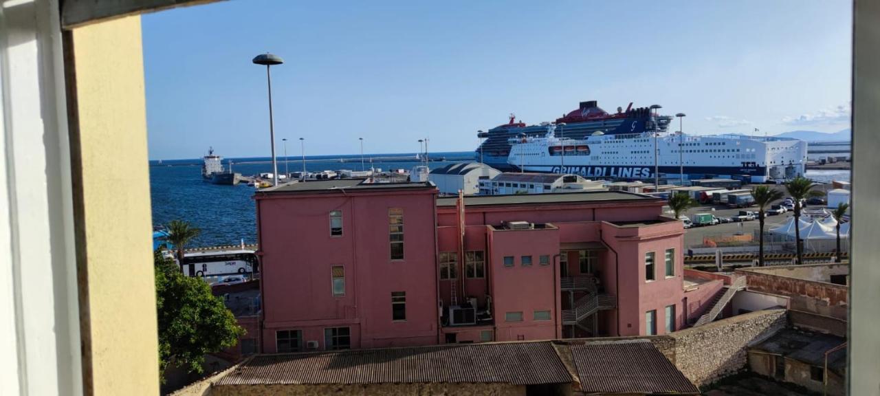 Cagliari Central Rooms With Port View Exterior foto