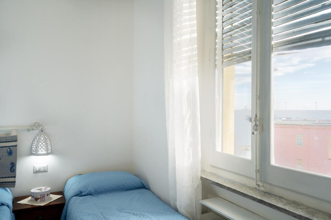 Cagliari Central Rooms With Port View Exterior foto